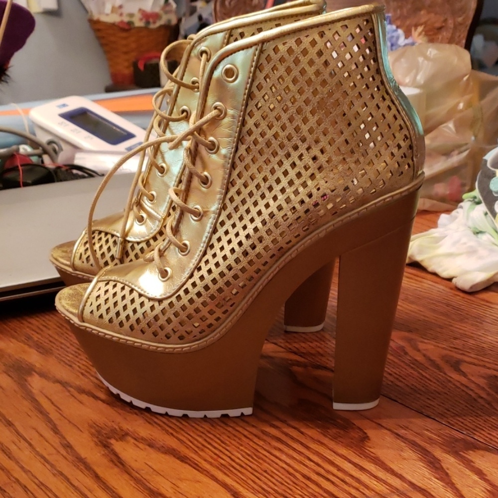 Gold Platforms